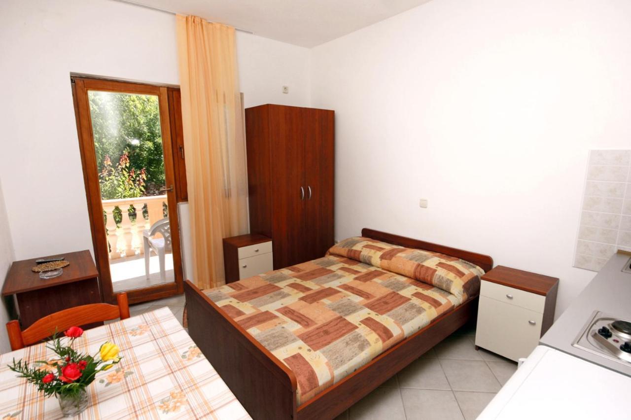 Apartments With A Parking Space Rovanjska, Paklenica - 6209 المظهر الخارجي الصورة