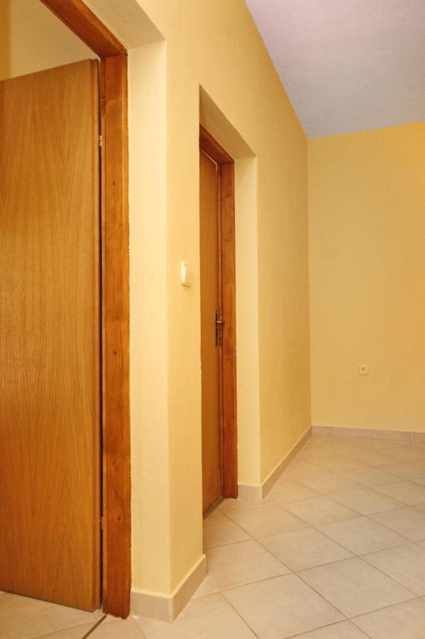 Apartments With A Parking Space Rovanjska, Paklenica - 6209 المظهر الخارجي الصورة