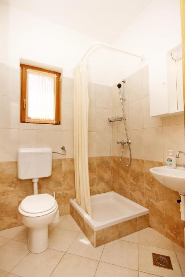 Apartments With A Parking Space Rovanjska, Paklenica - 6209 المظهر الخارجي الصورة